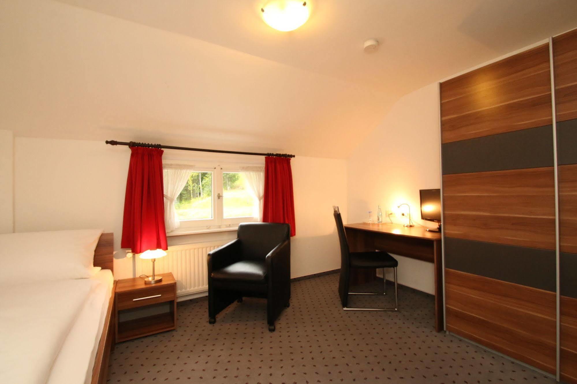 Hotel Landgasthof Adler Altenrond 외부 사진